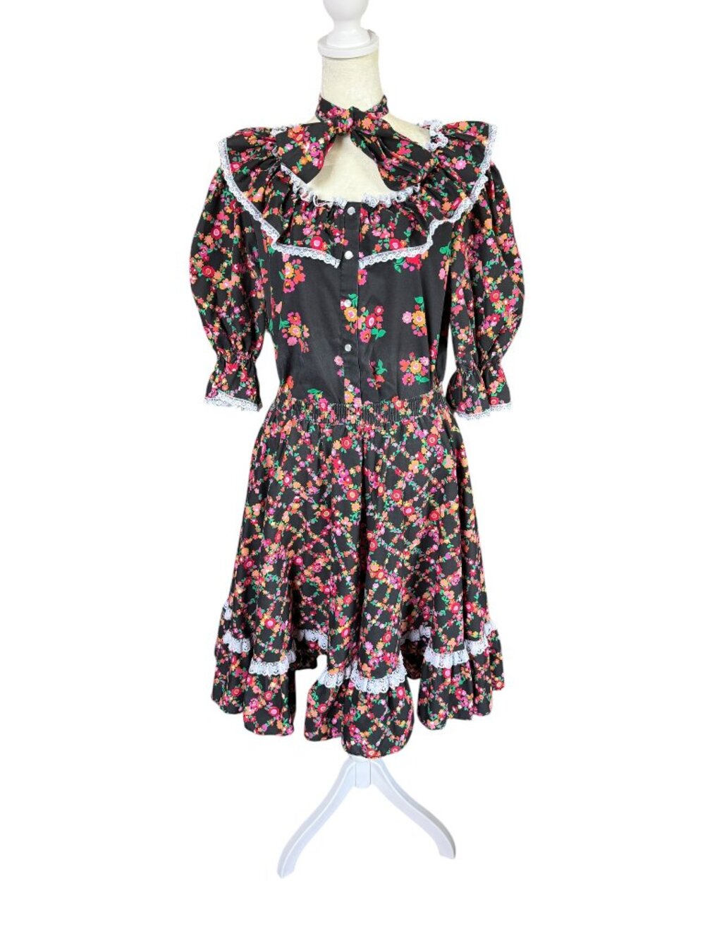Malco Modes women's vintage square dancing outfit ruffled with lace trim size M